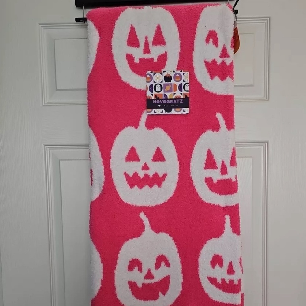 New TikTok Novogratz Summerween Pink Pumpkin Halloween Throw Blanket Reversible